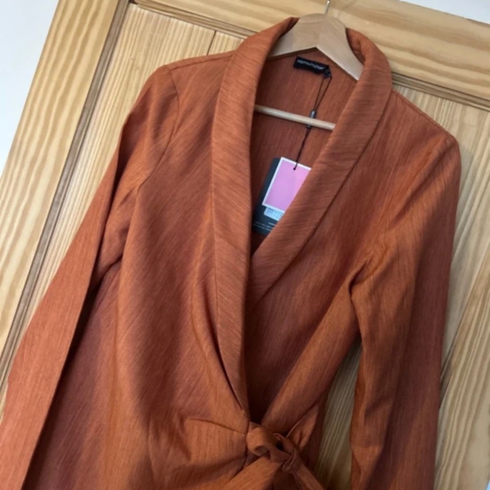 PrettyLittleThing Orange Midi Dress - Picture 5 of 5